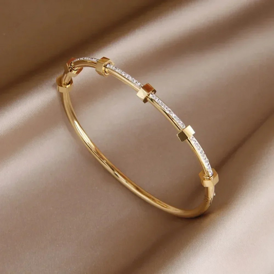 Elegant Bright Golden Bracelet